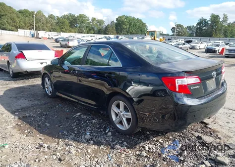 2014 Toyota Camry Se z USA, uszkodzony, nr VIN 4T1BF1FK5EU376419